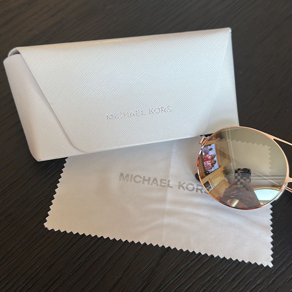 MICHAEL KORS Cabo Round Sunglasses - Picture 2 of 5